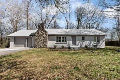 120 River Heights Dr, Columbia, TN 38401