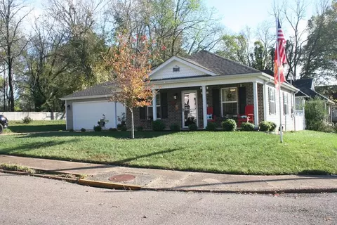 511 Hudson Ave, Paris, TN 38242