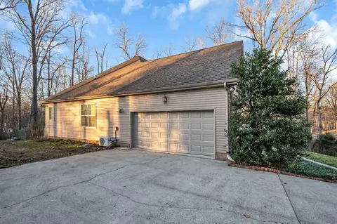 102 Stephen Nicks Dr, Dickson, TN 37055 photo 4