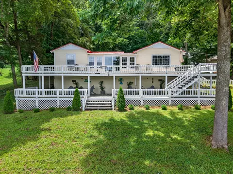 852 Lake Logan Rd, Ardmore, TN 38449