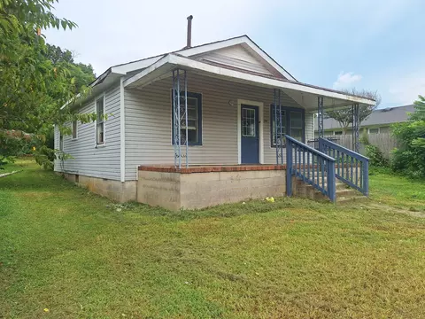 304 Simpson St, Lawrenceburg, TN 38464