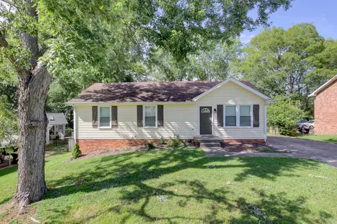 303 Grassland Dr, Clarksville, TN 37043