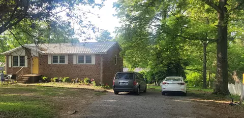 10152 W Oak Dr, Bon Aqua, TN 37025