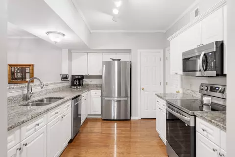 6820 Highway 70 S #306, Nashville, TN 37221