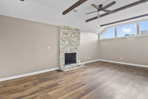 Living - 204 General Forrest Dr, Springfield, TN 37172 photo 2 of 4