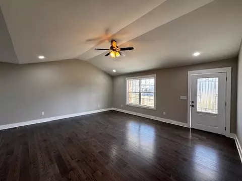 118 Noles St, Decherd, TN 37324 photo 3