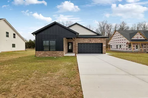 353 Villa St, Smithville, TN 37166