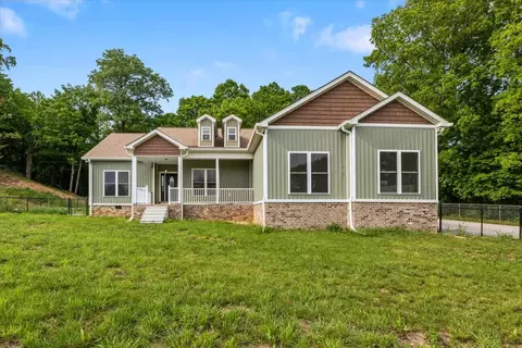 80 Sawmill Ln, Waverly, TN 37185
