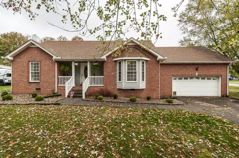 100 Honeysuckle Dr, White House, TN 37188
