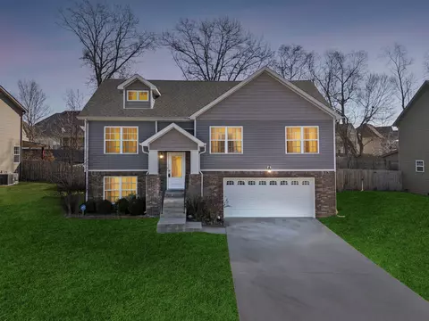 952 Harding Dr, Clarksville, TN 37042