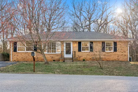 211 Crest Dr, Hopkinsville, KY 42240