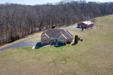 3991 Glen Raven Rd, Adams, TN 37010