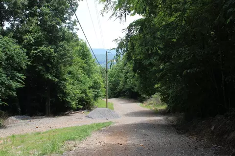 83 Dancing Fern Rd, Sequatchie, TN 37374 photo 2