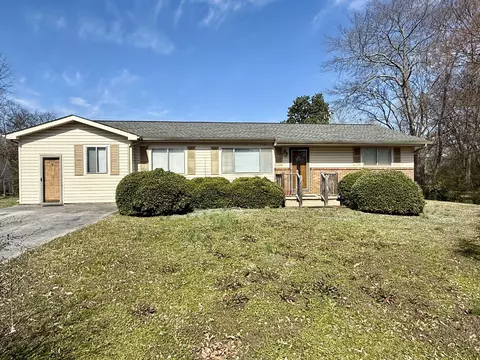 267 Greenfield Dr, Rossville, GA 30741