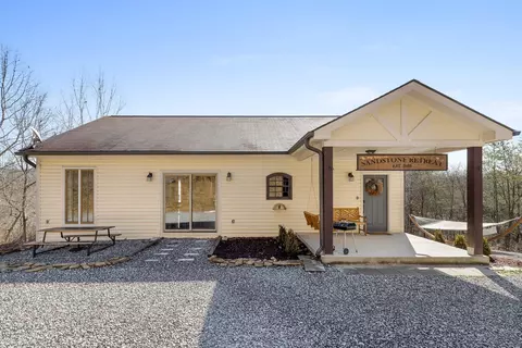 729 Dave Brown Rd, Trenton, GA 30752