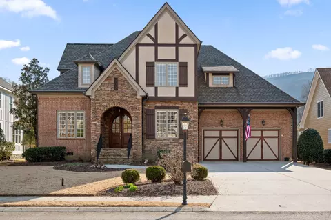 719 Black Creek Dr, Chattanooga, TN 37419