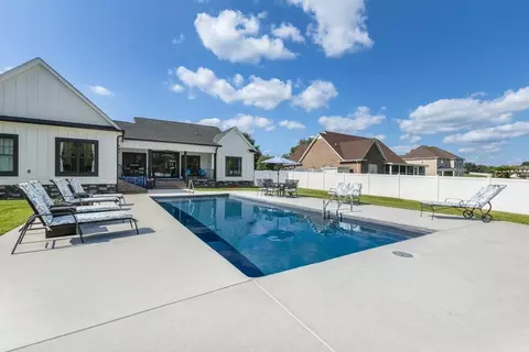 107 Garrison Dr, Mcminnville, TN 37110