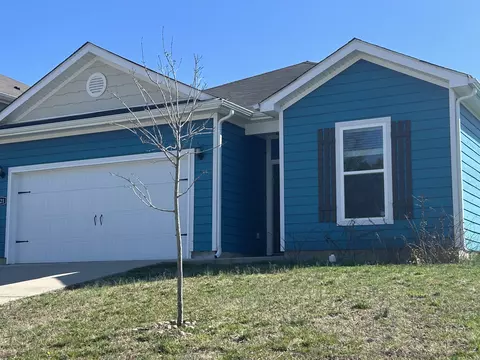 2921 Beeswax St N, Columbia, TN 38401