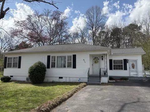 911 Fairmont Ave NW, Cleveland, TN 37311