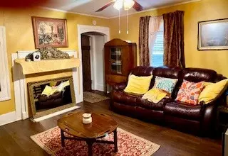 Living - 34 Lancaster Cir, Lancaster, TN 38569 photo 1 of 3