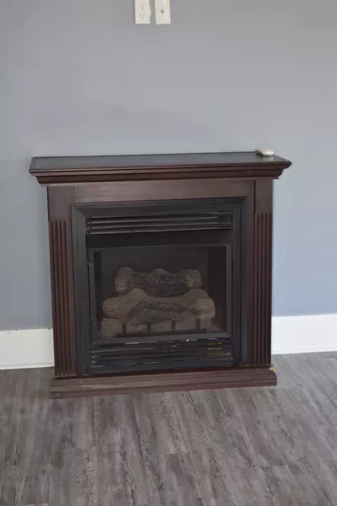 Living - 125 E Main St, Gracey, KY 42232 photo 2 of 2