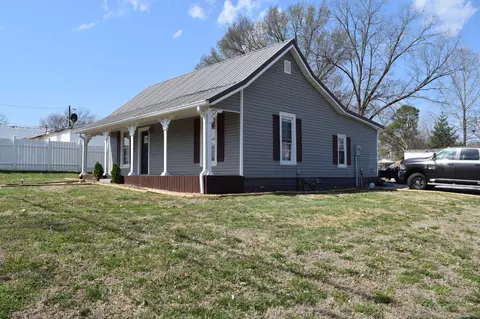 Exterior - 125 E Main St, Gracey, KY 42232 photo 2 of 6
