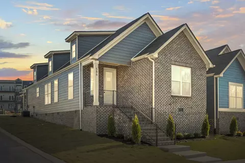 586 Centre St, Pleasant View, TN 37146