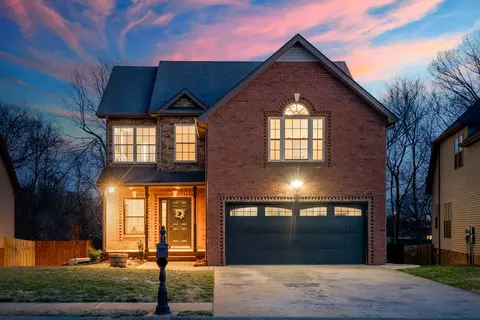 2437 Senseney Dr, Clarksville, TN 37042
