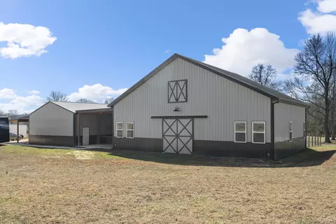 3363 Ridge Rd, Columbia, TN 38401