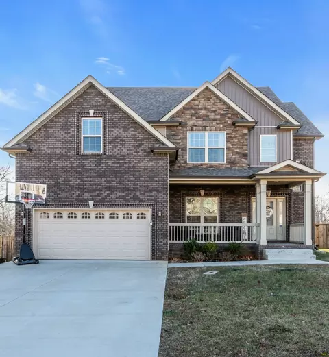 2470 Shadowood Rd, Clarksville, TN 37043
