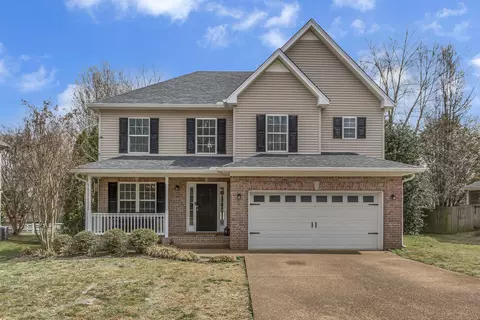 2006 Trenton Dr, Spring Hill, TN 37174