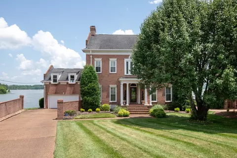 114 Governors Point Blvd, Hendersonville, TN 37075
