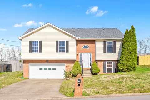 1488 Buchanon Dr, Clarksville, TN 37042