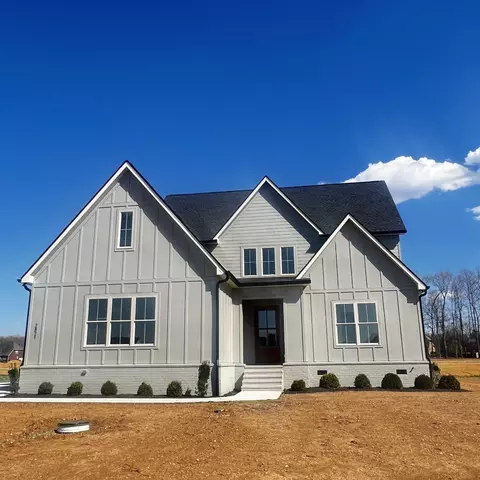 2821 Canfield Dr, Murfreesboro, TN 37128
