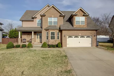 745 Valencia Dr, Clarksville, TN 37043