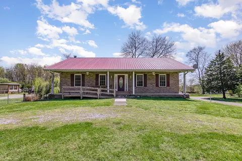 2575 Whitfield Rd, Clarksville, TN 37040