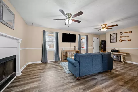 2105 Wolfe Rd, White Bluff, TN 37187 photo 8