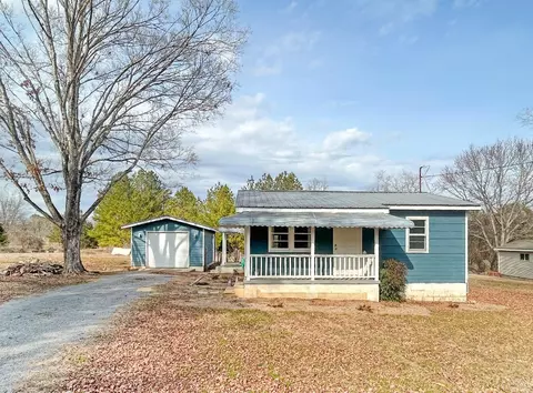 109 Center Dr, Chickamauga, GA 30707