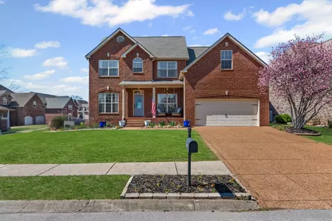 2421 Adelaide Dr, Thompsons Station, TN 37179