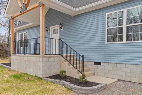 413 Plum St, Clarksville, TN 37042