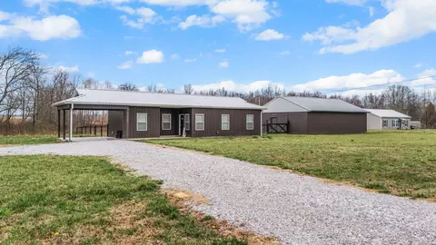 3145 Gnat Hill Rd, Manchester, TN 37355