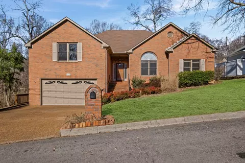 8417 Indian Hills Dr, Nashville, TN 37221