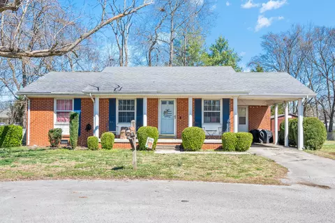 708 Mill Green Ct, Hopkinsville, KY 42240
