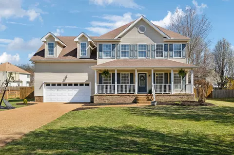 2555 Milton Ln, Thompsons Station, TN 37179
