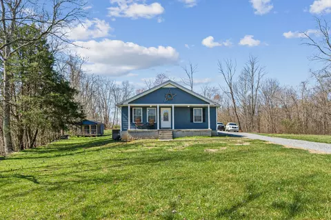 386 Douglas Ln, Lafayette, TN 37083