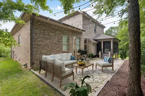 1017 Golf Club Ln E, Hendersonville, TN 37075