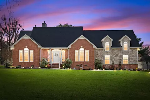 740 Dixie Bee Rd, Clarksville, TN 37043