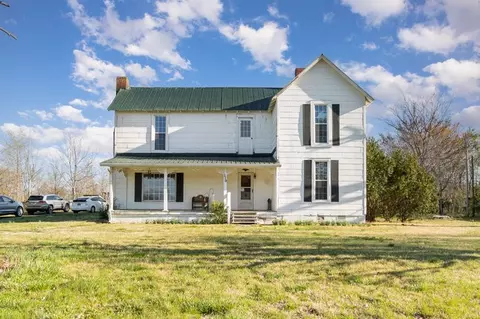 110 Woodruff Rd, Adams, TN 37010