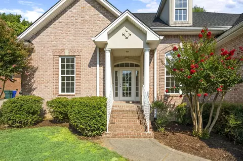201 Fieldstone Dr, White House, TN 37188