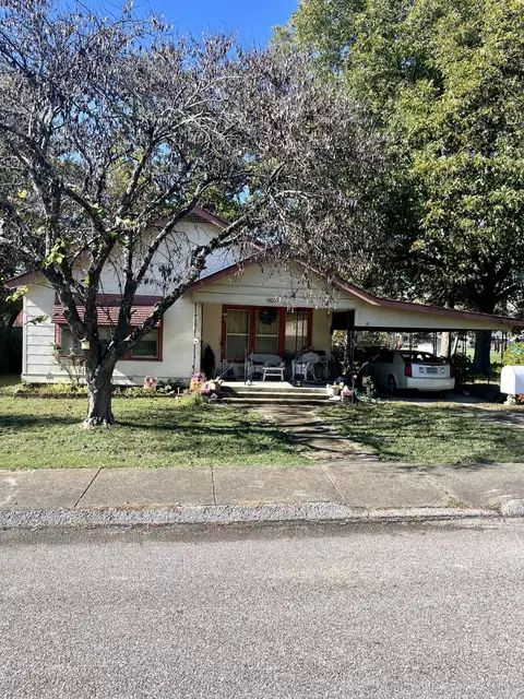 1303 Prater Rd, Chattanooga, TN 37412